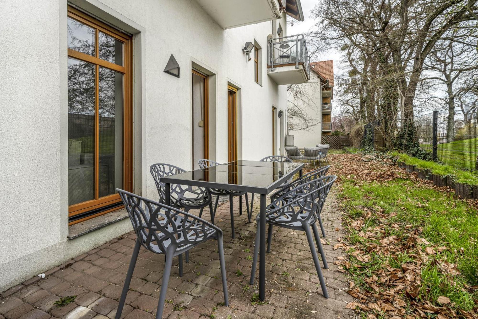 Lehastays - Buckau 16a I Kueche I Smart Tv Mit Netflix I Toller Innenhof